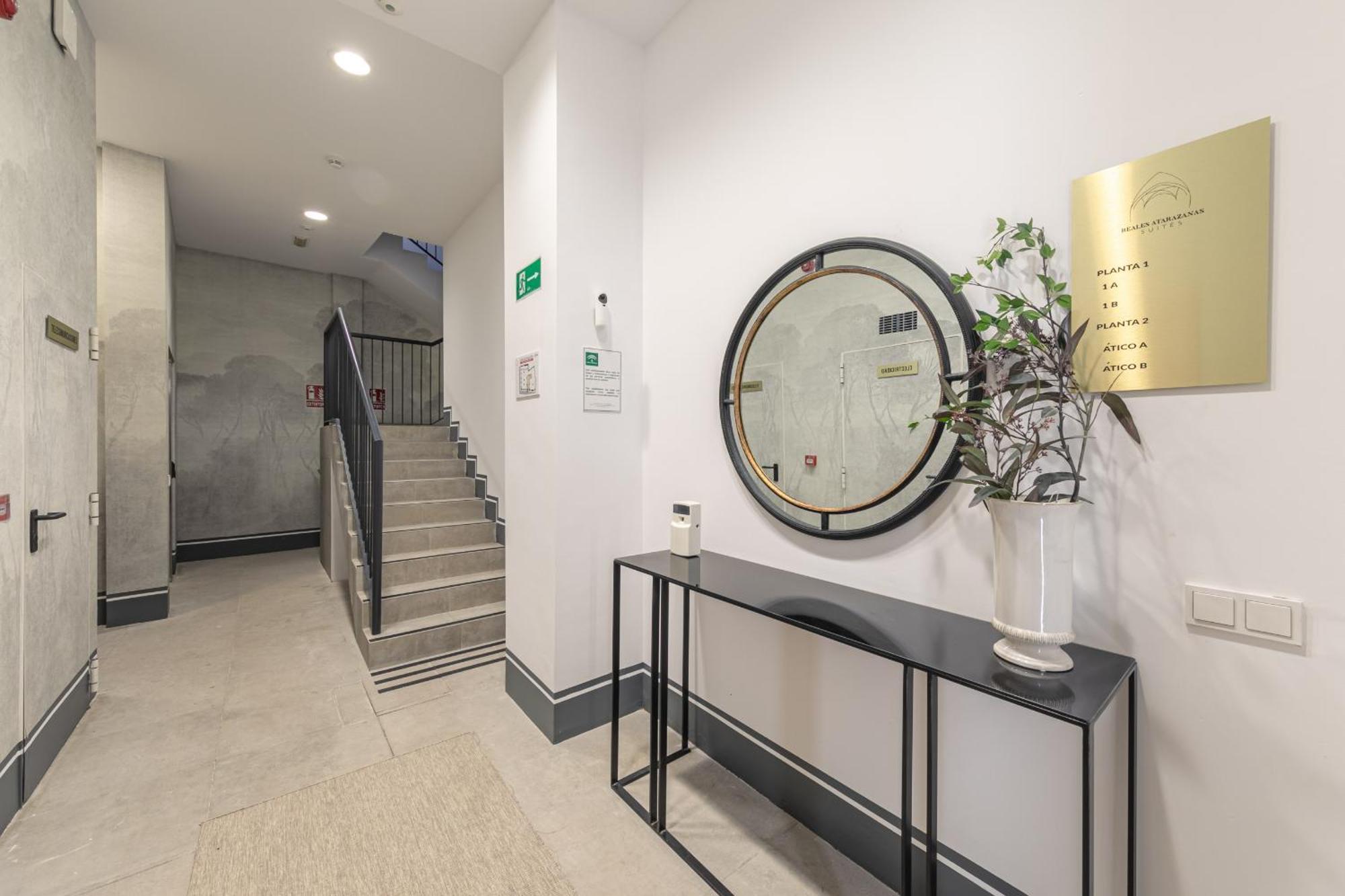 Green-Apartments Reales Atarazanas Suites Sewilla Zewnętrze zdjęcie